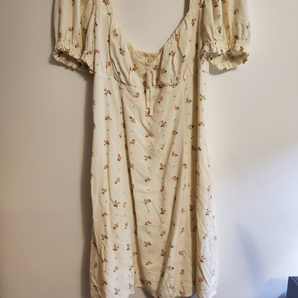 UO CASSIA PUFF SLEEVE MINI DRESS - size L - Picture 4 of 4